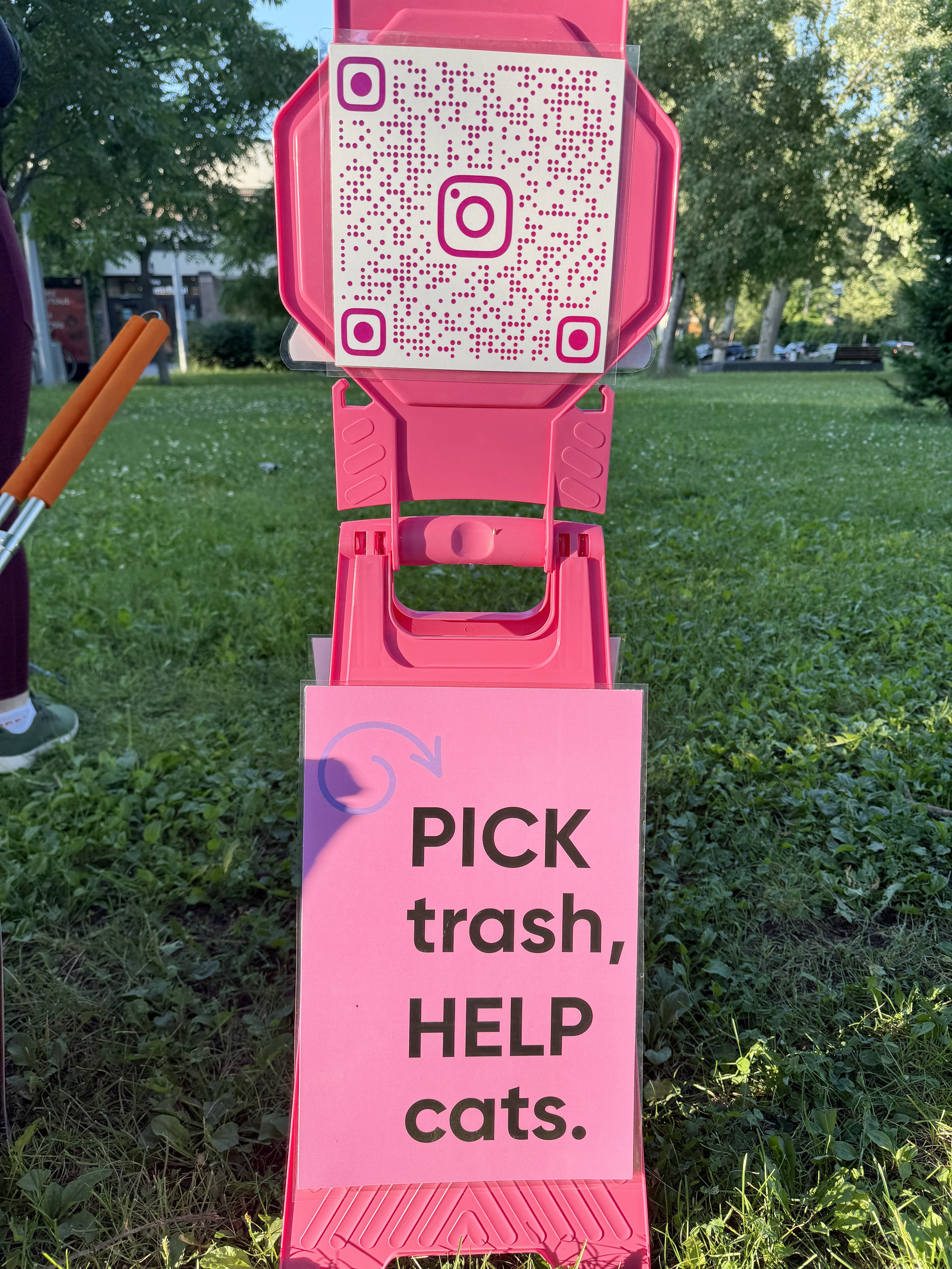 Carolina Yanez - The Trashy Lady Carolina Yanez - The Trashy Lady